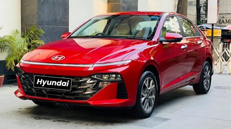 Hyundai Verna मिडिल क्लास के बजट में आ गई मात्र ₹2 लाख के सस्ते डाउन पेमेंट पर 2025 का New लग्जरी लुक मार्केट में पेश