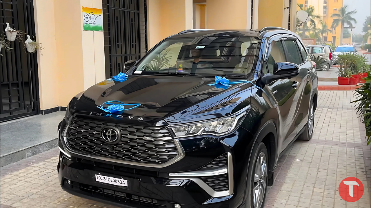 23.24 kmpl तक का दमदार माइलेज में Toyota Innova Hycross मिलगी लग्जरी गाड़ी प्रीमियम लुक के साथ एडवांस फीचर्स