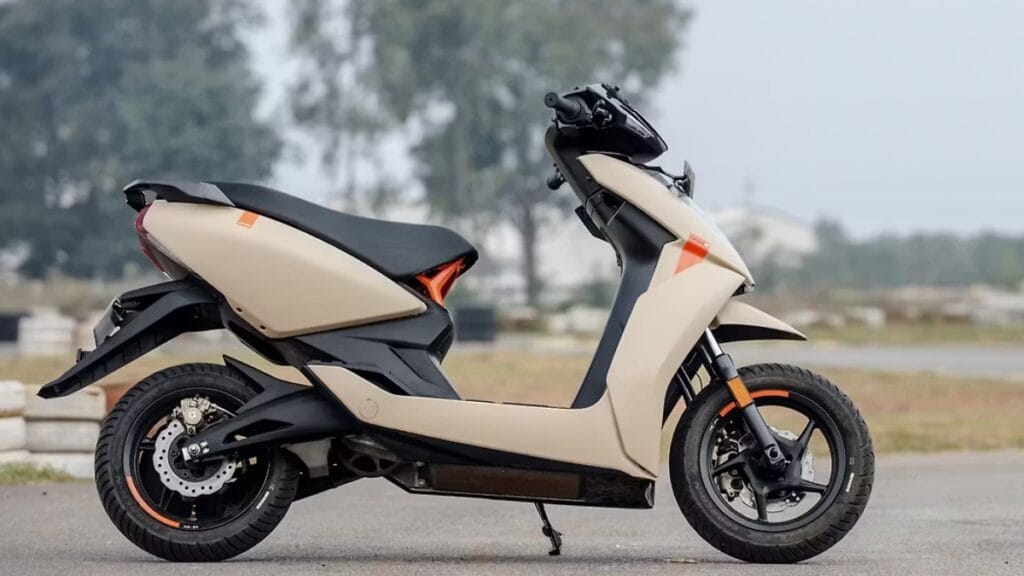 Ather 4 लाख यूनिट बिके इस इलेक्ट्रिक स्कूटर ने बनाया रिकॉर्ड, ओला को भी पछाड़