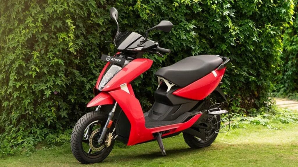 Ather 4 लाख यूनिट बिके इस इलेक्ट्रिक स्कूटर ने बनाया रिकॉर्ड, ओला को भी पछाड़ दिया पीछे