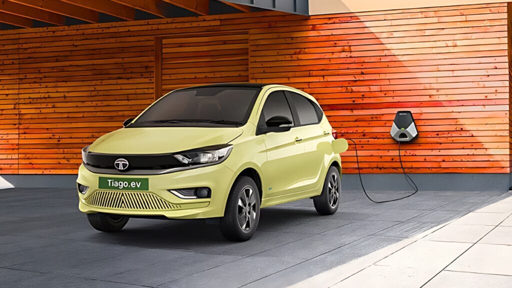 लपक लो ऑफर ₹55,000 की छूट के साथ मिल रही Tata Tiago EV, ₹8 लाख से भी कम कीमत में 315km तक की रेंज
