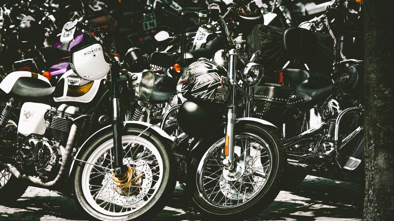 GST Cut Small Cars Bikes 2025 छोटे-मिड साइज कारें, 350cc तक की बाइक्स और थ्री-व्हीलर होंगे और सस्ते (2) GST Cut Small Cars Bikes 2025 छोटे-मिड साइज कारें, 350cc तक की बाइक्स और थ्री-व्हीलर होंगे और सस्ते (2)
