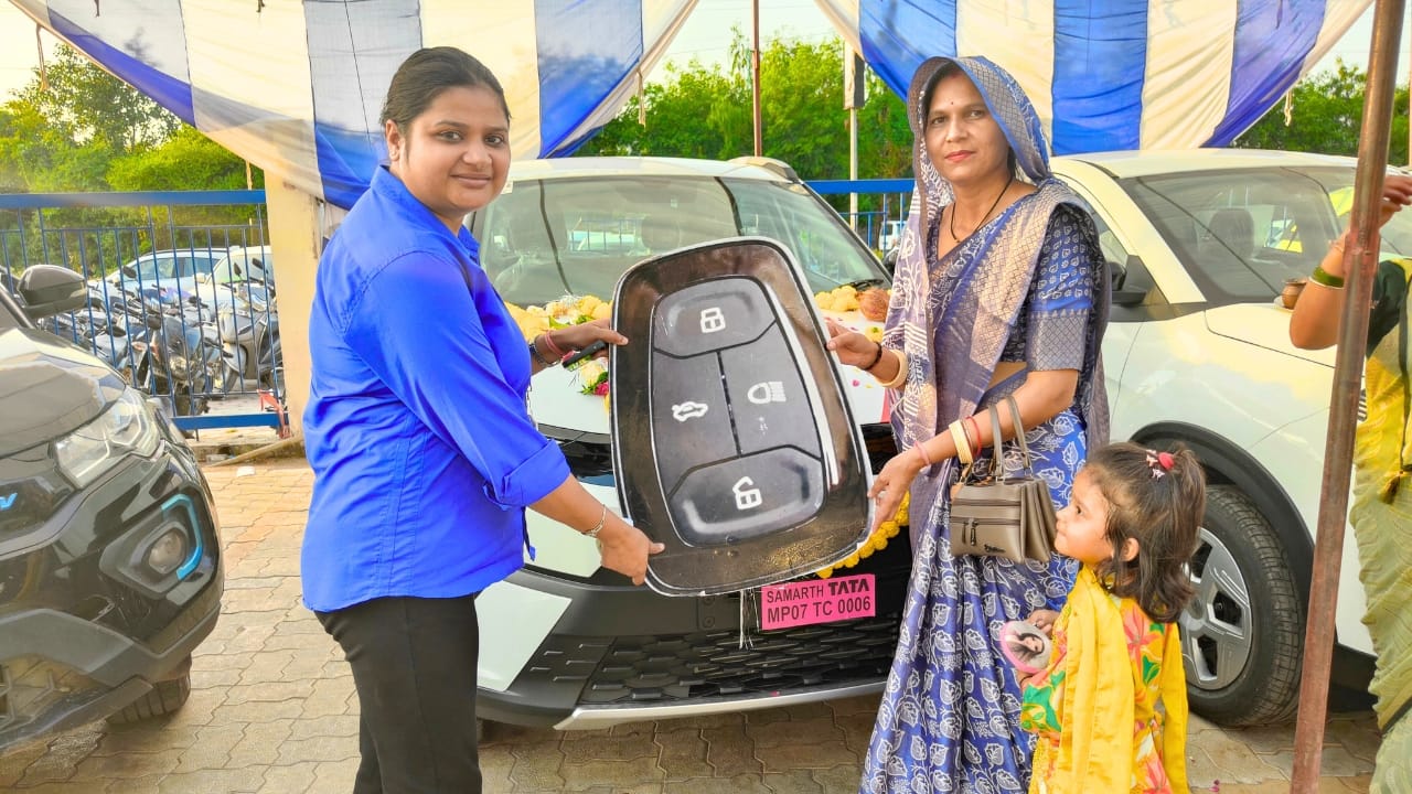 Tata Motors कारों पर 2 लाख रुपये तक की बचत, जीएसटी कटौती और फेस्टिव ऑफर का डबल धमाका