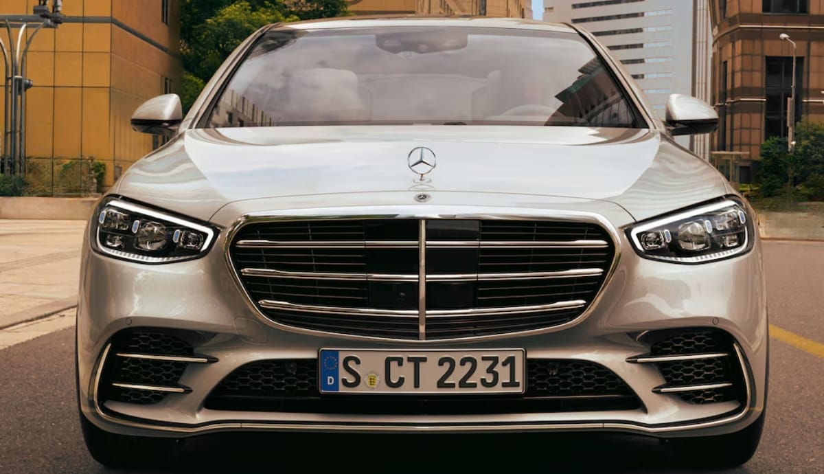 Mercedes S-Class Facelift Unveiled: Bold Styling, Next-Gen Tech & V8 Engine Power