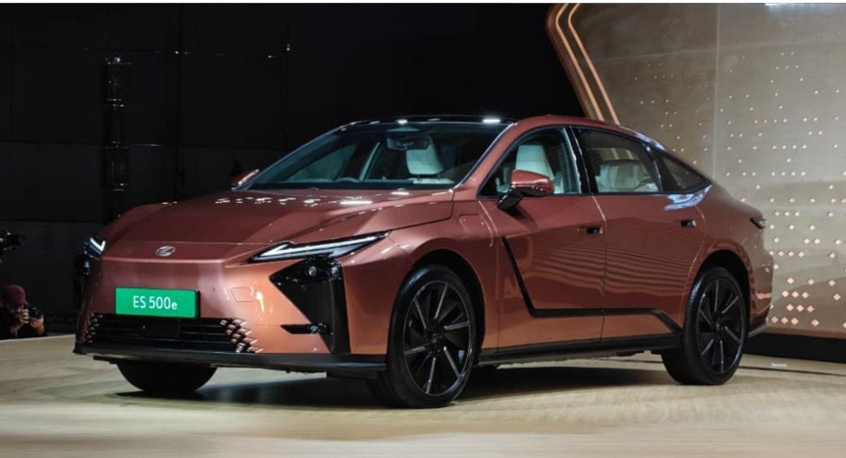Lexus ES 500e Price In India 2026: Luxury Sedan With Charges from 10% to 80% in 28 minutes.